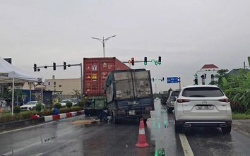 Hải Phòng: Va chạm xe container lúc rạng sáng, tài xế xe tải tử vong tại chỗ