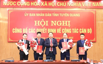 Tuyên Quang: Công bố các quyết định về công tác cán bộ