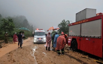 Cả chục điểm ách tắc do mưa lũ: Bộ Xây dựng huy động lực lượng, vật tư, thiết bị khẩn cấp