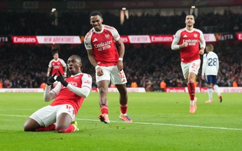 Eze tỏa sáng, Arsenal thắng thuyết phục trước Tottenham