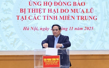 Thủ tướng và lãnh đạo Chính phủ, cán bộ Văn phòng Chính phủ ủng hộ đồng bào vùng thiên tai