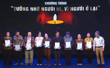 Xúc động chương trình "Tưởng nhớ người đi, vì người ở lại" tại Hải Phòng