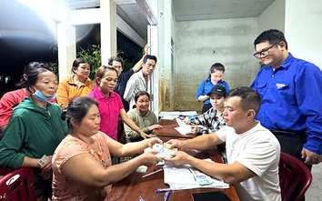 Khánh Hòa: Động viên tinh thần, kịp thời hỗ trợ người dân vùng lũ ngay khi nước rút