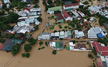 Thủ tướng yêu cầu dựng lại nhà cho người dân chịu thiệt hại do mưa lũ trước Tết