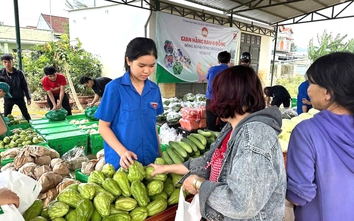 Gian hàng rau 0 đồng hỗ trợ người dân vùng lũ Khánh Hòa