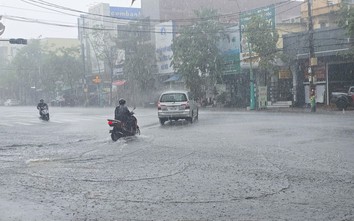 Mưa lớn, nước sông dâng cao gây chia cắt giao thông nhiều nơi ở Quảng Trị