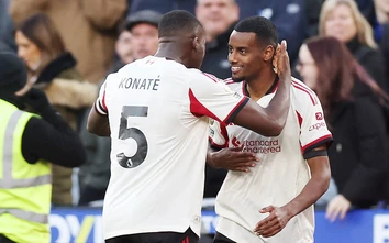 Ngoại hạng Anh: Isak tỏa sáng, Liverpool thắng 2-0 trước West Ham