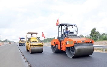 Cận cảnh từng mét thảm bê tông nhựa định hình diện mạo cao tốc Khánh Hòa - Buôn Ma Thuột