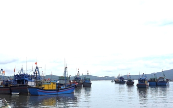 Đắk Lắk cấm biển, tàu thuyền tìm nơi trú tránh bão số 13