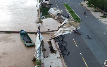 Bờ kè sông Tiền sạt lở nghiêm trọng, uy hiếp đường giao thông, bến phà ở Đồng Tháp