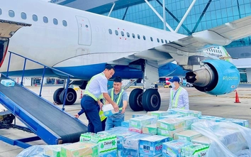 Bamboo Airways vận chuyển miễn phí hàng cứu trợ, san sẻ yêu thương đến đồng bào miền Trung