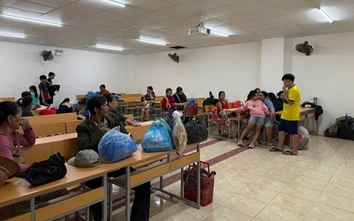 Thép Hòa Phát Dung Quất hỗ trợ người dân Quảng Ngãi nơi tránh trú bão an toàn