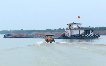 Hà Nội xử lý nhiều bến bãi không phép trên tuyến đường thủy nội địa