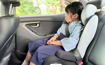 Chính phủ đề xuất miễn trừ ghế an toàn cho trẻ dưới 10 tuổi trên taxi và xe buýt