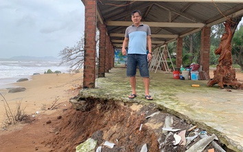 Bờ biển Hàm Rồng tan hoang sau mưa bão, TP Huế lên phương án xử lý khẩn cấp