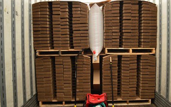 Đóng hàng container với túi khí chèn hàng và pallet của ICD Việt Nam