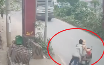 Hà Nội: Bắt giữ tài xế xe máy đẩy đại úy CSGT vào đầu xe tải đang chạy