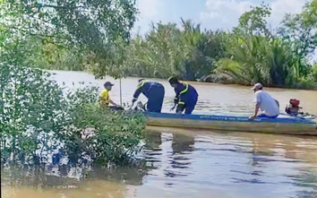 Cà Mau: Lật vỏ lãi trên sông, một người mất tích 