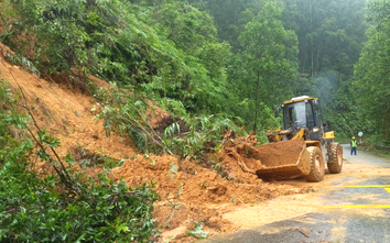 Bộ Xây dựng yêu cầu khẩn trương khắc phục hậu quả mưa lũ, bảo đảm giao thông dịp Tết