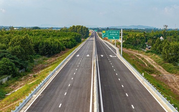 Bộ Xây dựng thống nhất khen thưởng 9 cá nhân có đóng góp lớn trong đầu tư dự án giao thông