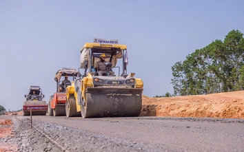 Tặng Huân chương Lao động hạng Ba cho 5 tập thể đóng góp lớn trong phát triển hạ tầng