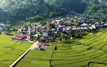 Phụ nữ Tày dẫn nhịp du lịch cộng đồng vùng đệm Ba Bể