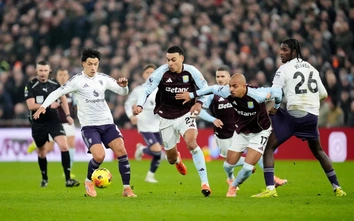 Rogers lập cú đúp, Aston Villa thắng kịch tính MU
