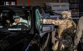 Mỹ tăng chi hàng chục tỷ USD, mở rộng trấn áp người nhập cư trái phép