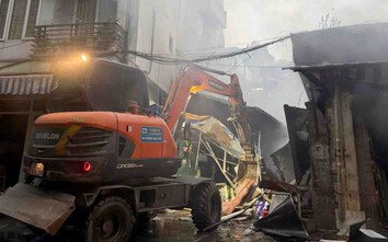 Hà Nội: Hơn 50 cảnh sát dập đám cháy dãy kiot ở chợ Xanh