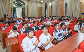 Hà Nội: 100% học sinh và phụ huynh ký cam kết thi đua về an toàn giao thông