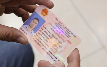 CSGT Hà Nội in và trả 18.200 giấy phép lái xe bản cứng