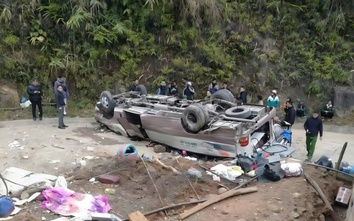 Chủ tịch tỉnh Lào Cai chỉ đạo khắc phục hậu quả vụ xe 29 chỗ lật khiến 9 người tử vong