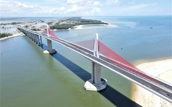 Huế: Cầu vượt biển Thuận An trễ hẹn thông xe do vướng hơn 1km mặt bằng