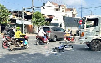 Bản tin TNGT 30/12: Người đàn ông đi xe đạp tử vong sau va chạm với xe ben ở TP.HCM