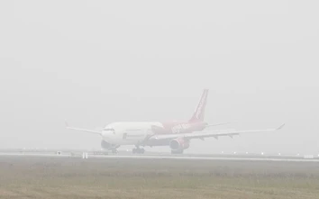 Sương mù dày đặc kéo dài, nhiều chuyến bay phải điều chỉnh lịch cất hạ cánh