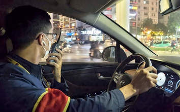 Hà Nội: CSGT hóa trang, xuyên đêm ngăn tài xế "ma men" đêm cuối năm