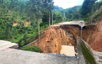 Bão lũ dồn dập gây thiệt hại nặng, Quảng Ngãi công bố tình huống khẩn cấp