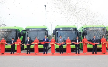 Hà Nội thêm một doanh nghiệp chuyển đổi toàn bộ xe xăng sang xe buýt điện
