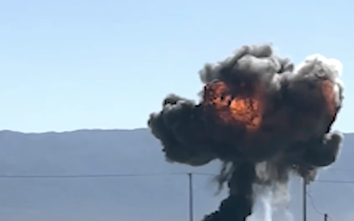 Tiêm kích F-16C lao xuống đất, phát nổ trong lúc huấn luyện tại California