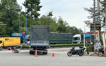 TP.HCM: Xe tải ôm cua va chạm xe máy, người đàn ông tử vong thương tâm