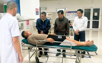 Lãnh đạo tỉnh Quảng Trị thăm hỏi, động viên các nạn nhân vụ tai nạn làm hai người tử vong