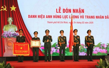 Khoa Hồi sức tích cực Bệnh viện Quân y 175 đón nhận danh hiệu Anh hùng lần 2