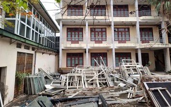 Loạt trụ sở bỏ hoang trên đất vàng quận Hà Đông sẽ được xử lý ra sao?