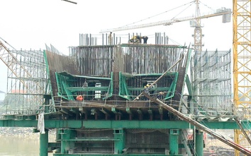 Đua tiến độ, hợp long cầu Phong Châu mới trong tháng 9