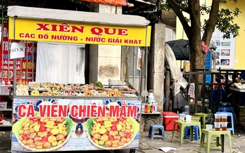 Thịt "xiên bẩn" 2.000 đồng tràn đường phố, bủa vây trường w88.vin.link