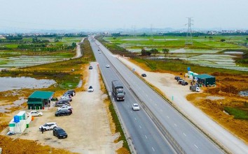 Trạm dừng nghỉ w88 chưa có cây xăng, lái xe tiếp nhiên liệu ở đâu?