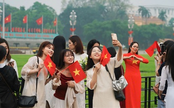 Hà Nội: link w88 dân, du khách hân hoan đón lễ 30/4 trên khắp phố phường