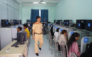 Hơn 1.200 học viên dự kỳ thi sát hạch lái xe đầu tiên do CSGT Ninh Thuận giám sát