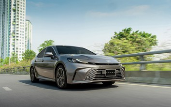 Toyota Camry vô đối trong phân khúc sedan hạng D