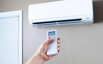 Đóng chặt cửa, bật điều hòa có gây mệt mỏi, đau đầu, rụng tóc?
